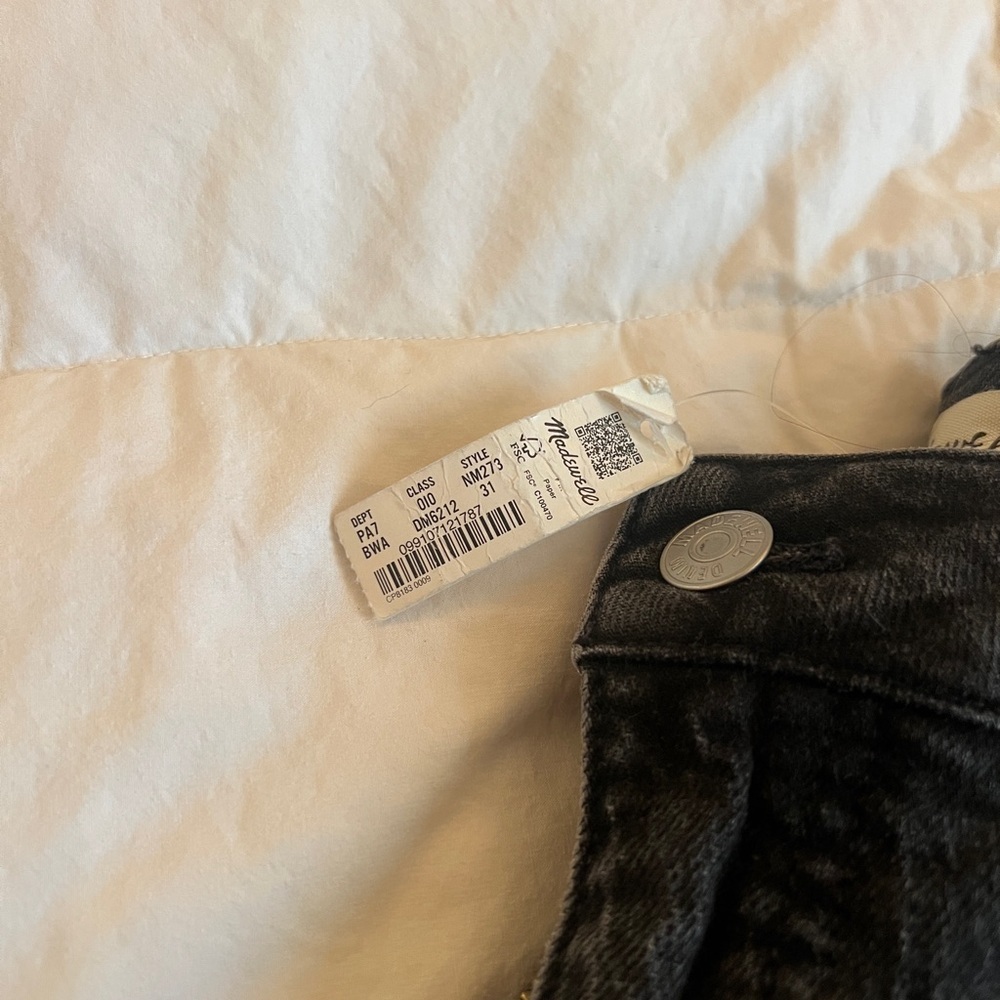 Madewell Curvy 90’s Straight Black Denim Jeans NWT - Picture 4 of 5